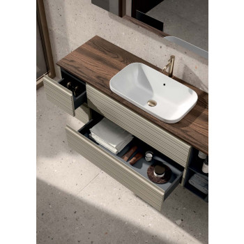 Composición de Saturno 114 Oltrebagno