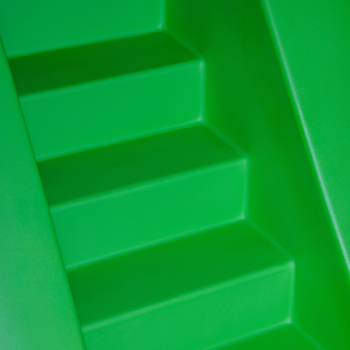 Modelo de juguete cúbico L2000 – juego modular con 1 tobogán grande y 1 cubo.