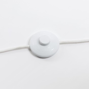 Lámpara de pie grande Kamaria de ratán con acabado natural