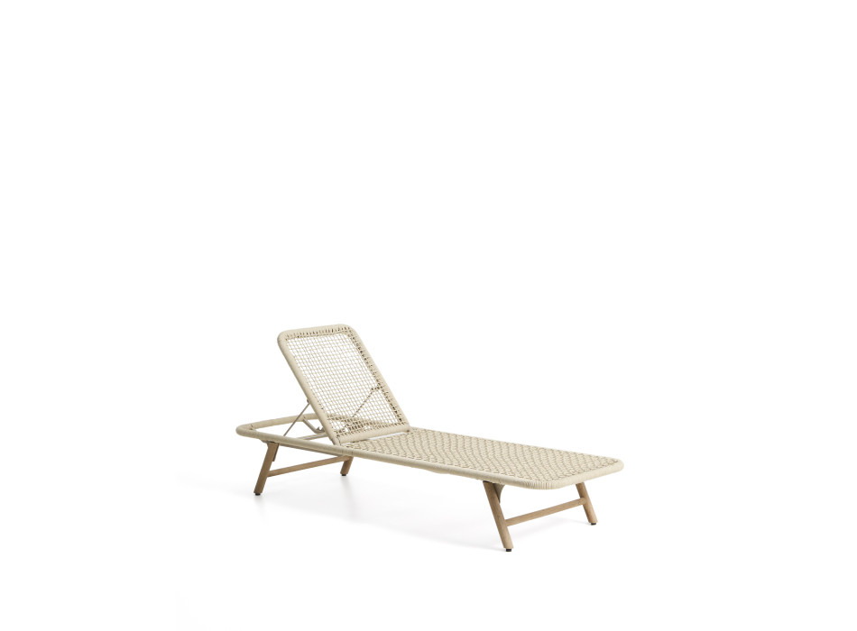 Cuna Dandara de acero, cuerda color crudo y patas de madera maciza de acacia con certificación FSC 100%.