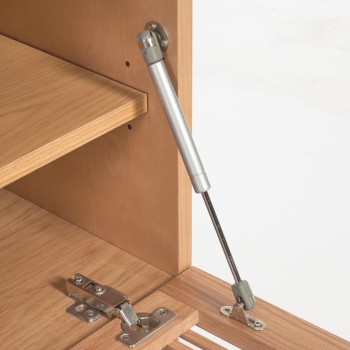 Mueble de TV Beyla de 2 puertas en madera maciza y chapa de roble 180 x 49,5 cm FSC100%