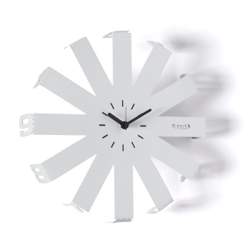 Reloj de pared de diseño LOVE Arts and Crafts