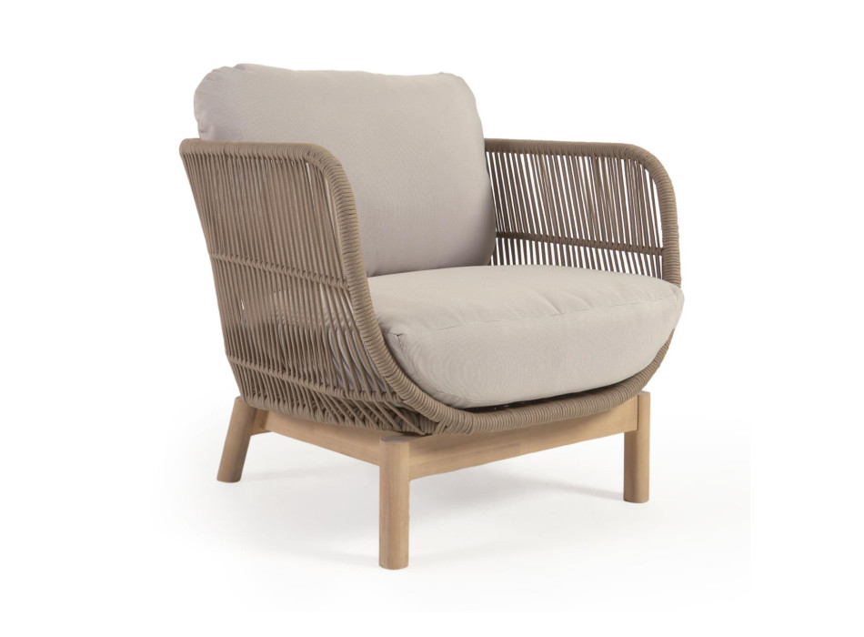 Sillón Catalina en cuerda beige y madera maciza de acacia con certificación FSC.