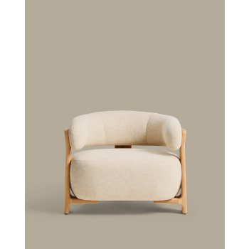 Sillón de exterior color beige granito con patas de madera maciza de teca 100% certificada FSC y acabado natural.