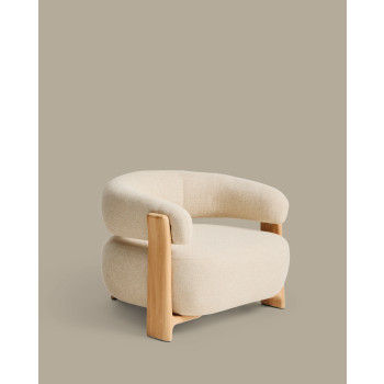 Sillón de exterior color beige granito con patas de madera maciza de teca 100% certificada FSC y acabado natural.