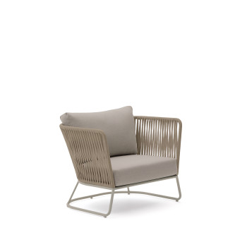 Sillón de exterior Saconca en cuerda beige y acero galvanizado.