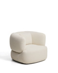 Sillón giratorio Martina con cojín de chenilla color crudo. Crédito FSC Mixto.