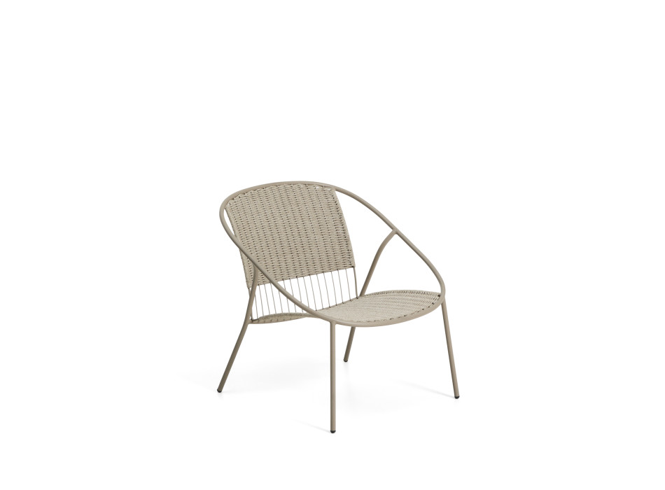 Sillón apilable Atrani de acero galvanizado y cuerda.
