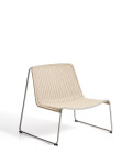 Sillón apilable Tavari en cuerda sintética beige y acero inoxidable AISI 304 con efecto cepillado.
