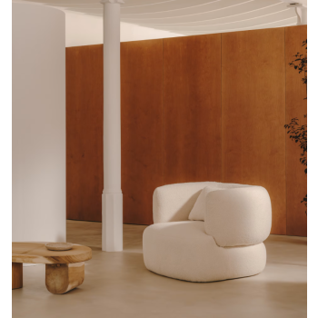 Sillón Martina en piel de cordero color crudo con cojín