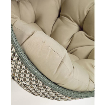 Silla colgante Cira con acabado natural