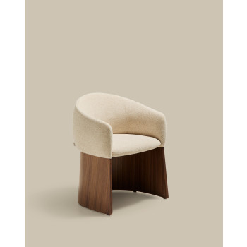 Silla Bosca en chenilla beige y chapa de nogal 100% certificada FSC.