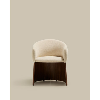 Silla Bosca en chenilla beige y chapa de nogal 100% certificada FSC.