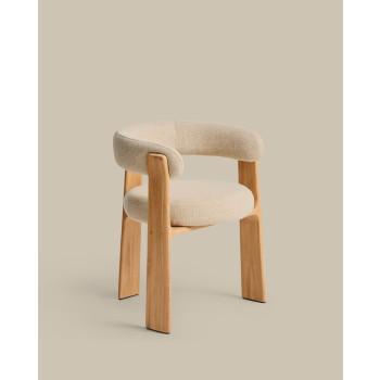 Silla de exterior Granite de 3 patas color beige con patas de teca maciza en acabado de tono natural FSC 100%.
