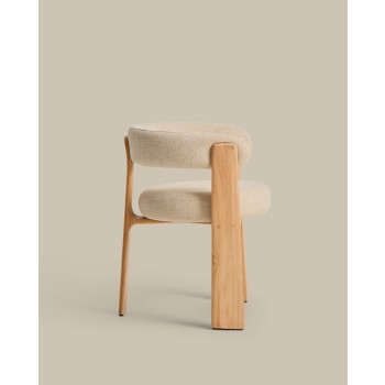 Silla de exterior Granite de 3 patas color beige con patas de teca maciza en acabado de tono natural FSC 100%.