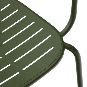 Silla de exterior apilable Brai con reposabrazos en acero galvanizado gris oscuro