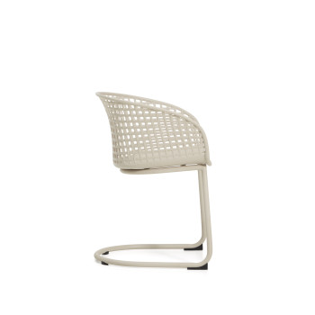 Silla de exterior Tenaro de plástico con estructura de acero.