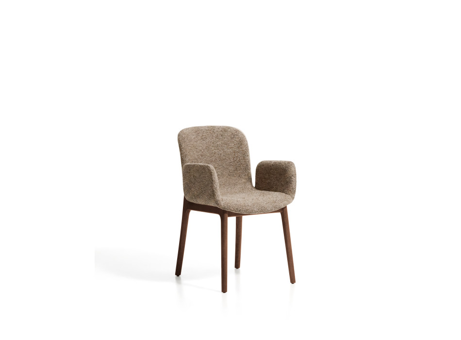 Sillón Elnor en chenilla marrón con reposabrazos y patas de roble macizo con acabado en nogal.