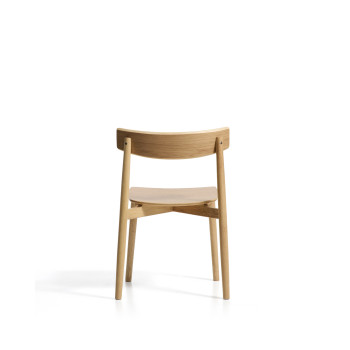 Silla Evera en chapa de roble con acabado