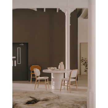 Silla Helda en chenilla y roble macizo LA FORMA