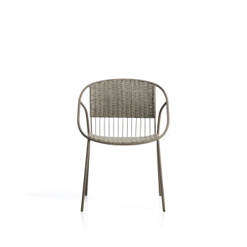 Silla apilable de exterior Atrani de acero galvanizado y cuerda.