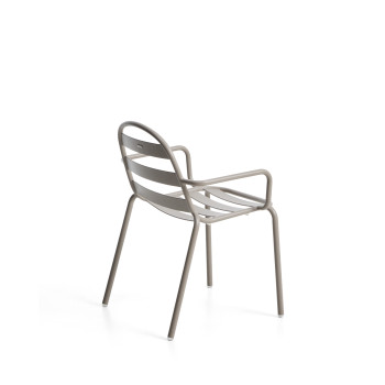 Silla apilable de exterior Joncols de aluminio con acabado pintado.