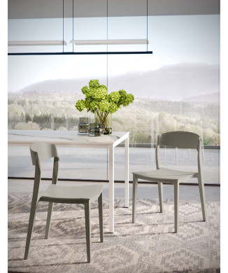 Silla MIRA de polipropileno de Ingenia Casa