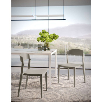 Silla MIRA de polipropileno de Ingenia Casa