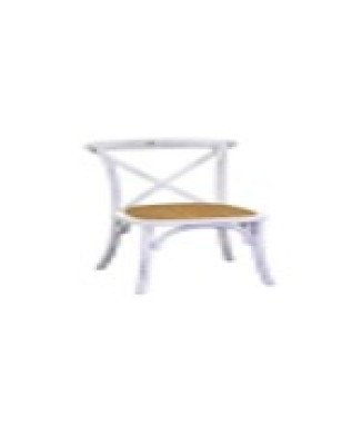 Silla de madera Cross con asiento tejido Vacchetti apilable en color blanco antiguo.