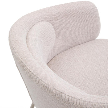 Silla Minda beige con patas de acero y acabado beige Crédito FSC Mix