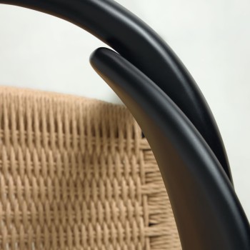 Silla Nina en madera maciza de acacia con acabado negro