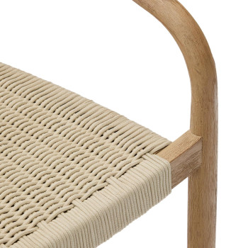 Silla Nina de madera maciza de terracota.