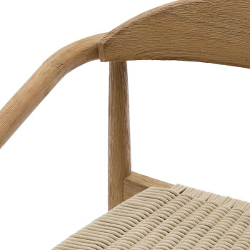 Silla Nina de madera maciza de terracota.