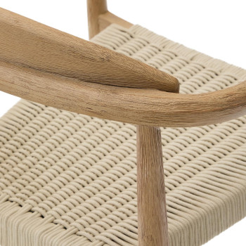 Silla Nina de madera maciza de terracota.
