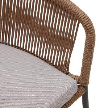 Silla Yanet en cuerda beige y patas de acero galvanizado.