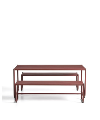 Conjunto Sotil de 2 bancos y mesa en acero galvanizado con acabado granate 183 x 83 cm