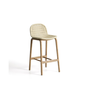 Taburete Alipa de madera maciza de acacia y cuerda.