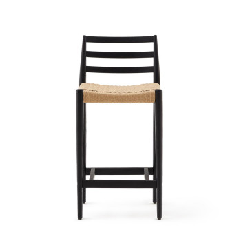 Taburete Analy con respaldo de roble macizo acabado negro y asiento de cuerda de 7 cm.