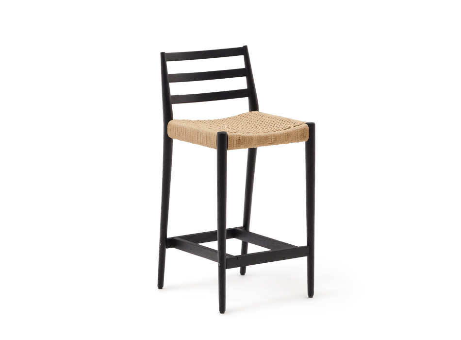 Taburete Analy con respaldo de roble macizo acabado negro y asiento de cuerda 100% FSC de 70 cm.