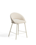 Taburete Bonali en chenilla beige con patas de metal beige. Certificación FSC Mix. 65 cm.