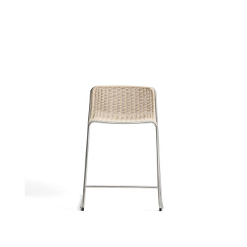 Taburete apilable Tavari en cuerda sintética beige y acero inoxidable AISI 304 con efecto cepillado, 65 cm.