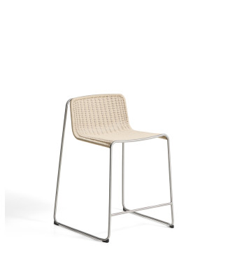 Taburete apilable Tavari en cuerda sintética beige y acero inoxidable AISI 304 con efecto cepillado, 65 cm.