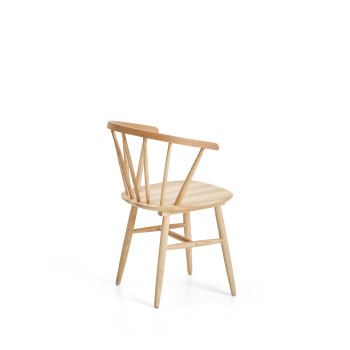 Silla Trise DM y madera maciza de caucho con laca natural