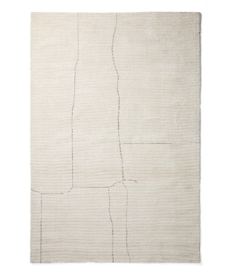 Alfombra Lisdan de fibras sintéticas color crudo con detalle gráfico verde, 200 x 300 cm.