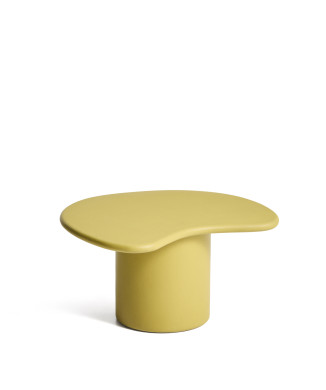 Mesa de centro Macarella en hormigón color mostaza, 83 x 77 cm.