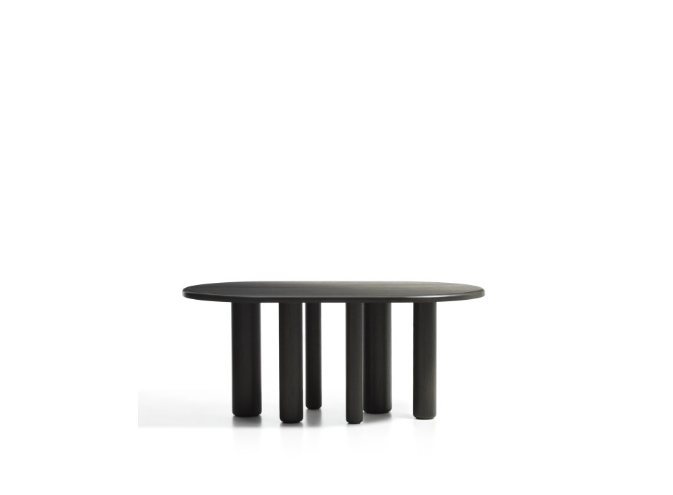 Mesa ovalada Mailen de fresno con acabado oscuro, Ø 180 x 105 cm.