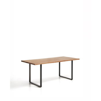 Mesa Uxue de madera maciza de acacia con patas de acero negro, 180 x 90 cm.